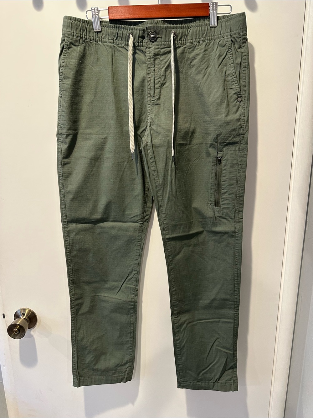 Women’s Vuori Olive Green Cargo Drawstring Pants with Zip Pocket